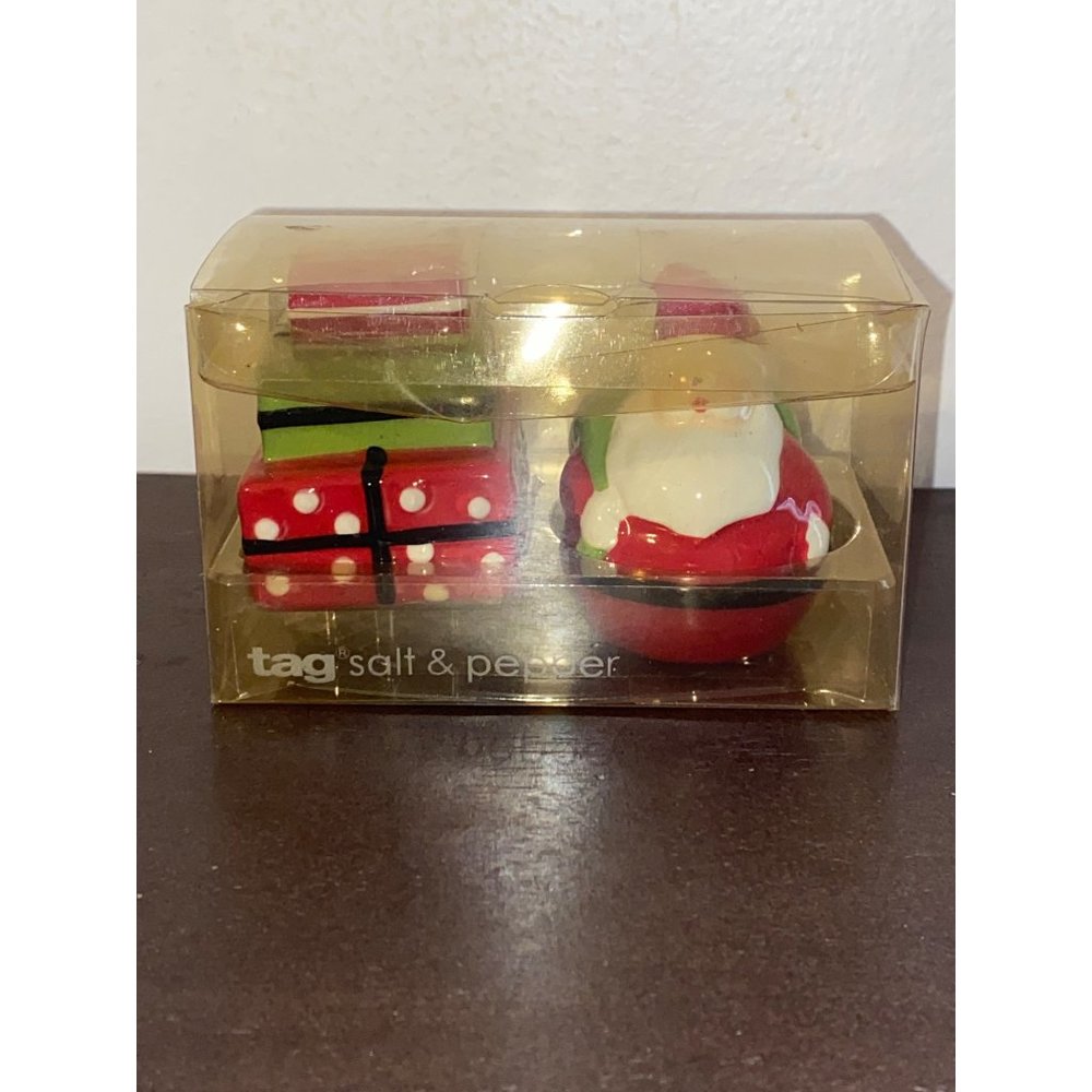 Tag Santa Christmas Gift Presents Salt Pepper Shakers Ceramic Holiday Decor